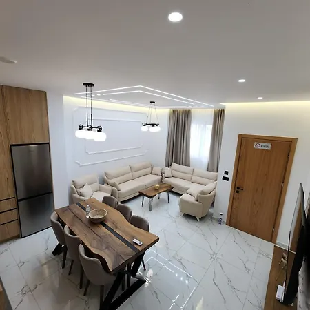 Saranda Apartments *